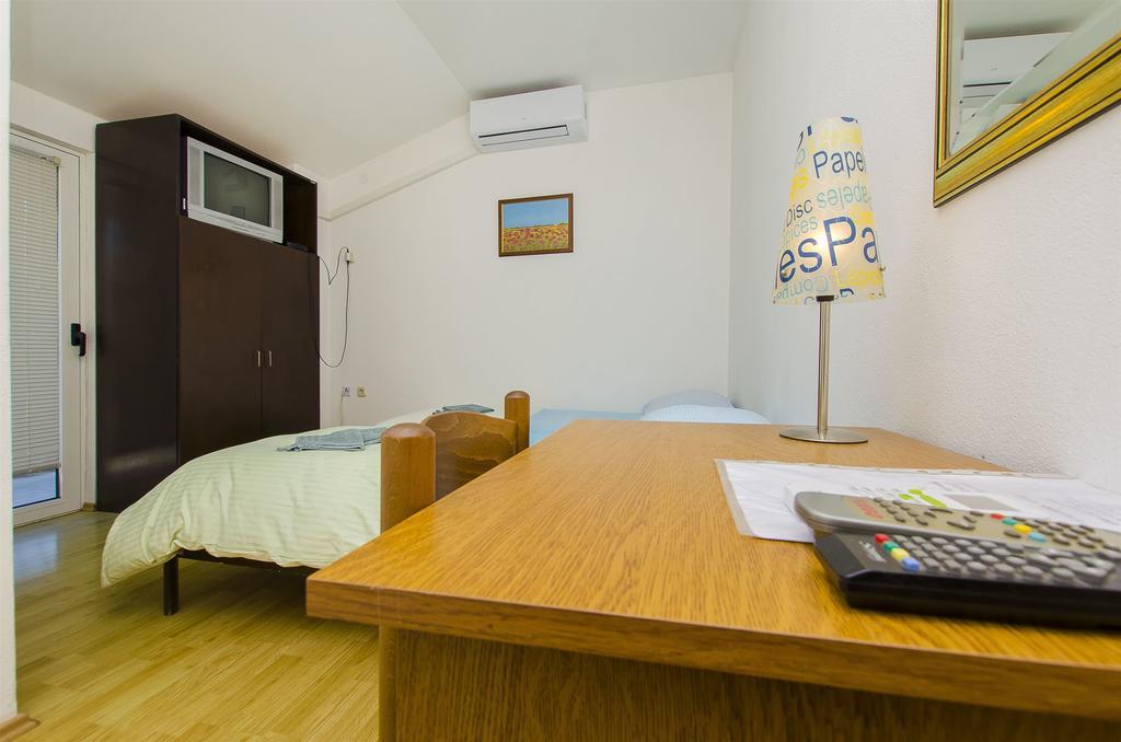 Rooms Marijana Caporice Exterior photo